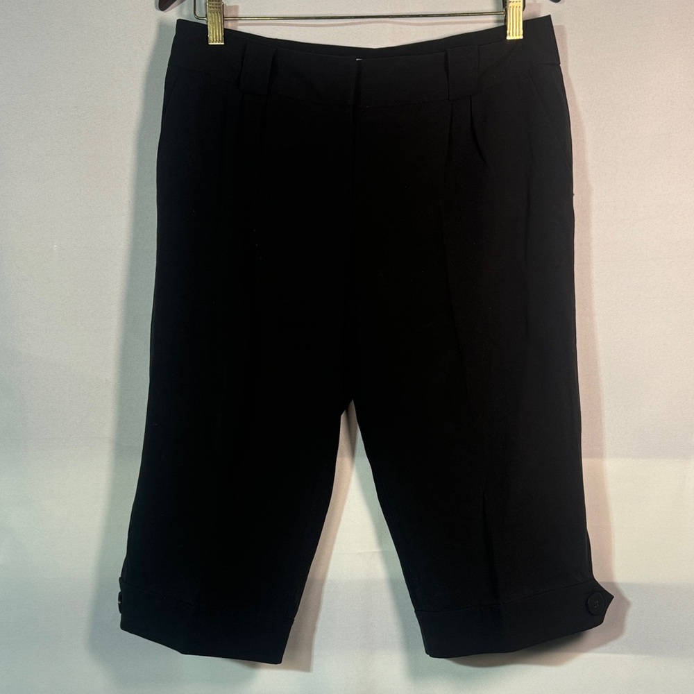 White House Black Market Women's Black Capris